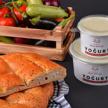 Geleneksel Kaymaklı Yoğurt